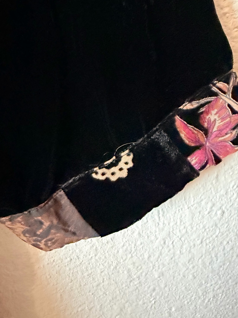 John Mark Black Velvet Floral Kimono with Pink & Cream Accents - Picture 6 of 13